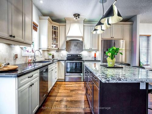 876 7Th Line, Innisfil, ON - Indoor Photo Showing Kitchen With Upgraded Kitchen