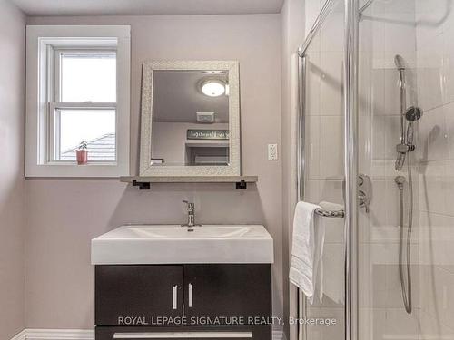 30 Clemow Ave, Greater Sudbury, ON - Indoor Photo Showing Bathroom