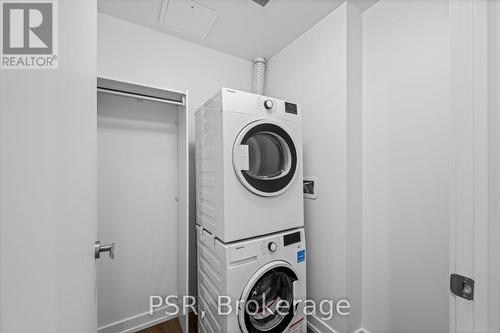 808 - 25 Ordnance Street, Toronto, ON - Indoor Photo Showing Laundry Room