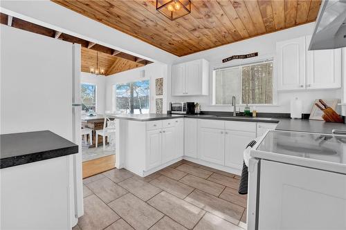 1220 Portage Lake Road, Haliburton, ON - Indoor Photo Showing Kitchen