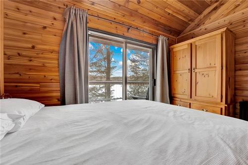 1220 Portage Lake Road, Haliburton, ON - Indoor Photo Showing Bedroom