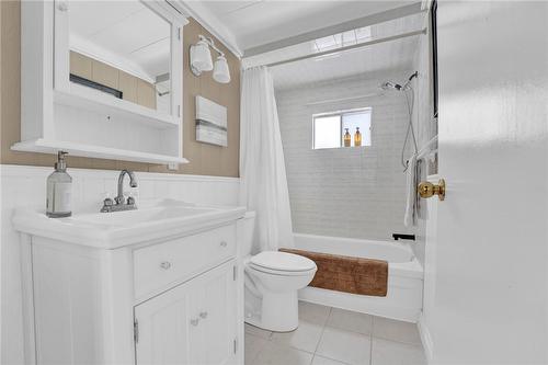 1220 Portage Lake Road, Haliburton, ON - Indoor Photo Showing Bathroom