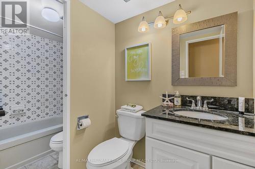 #202 -15390 Yonge St, Aurora, ON - Indoor Photo Showing Bathroom
