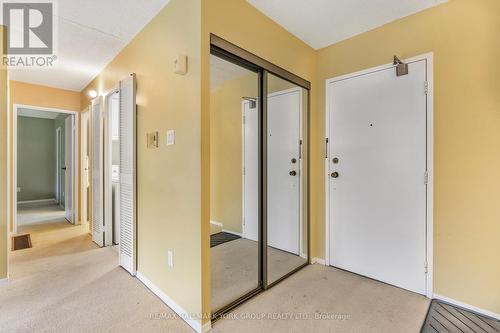 #202 -15390 Yonge St, Aurora, ON - Indoor Photo Showing Other Room