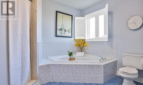 4 Furlan Crt, Uxbridge, ON - Indoor Photo Showing Bathroom