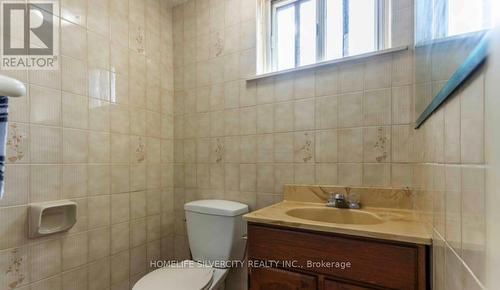 7271 Hermitage Rd, Mississauga, ON - Indoor Photo Showing Bathroom