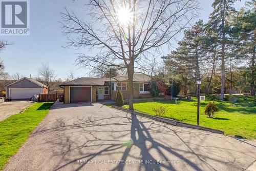 338 Queen St S, Mississauga, ON - Outdoor