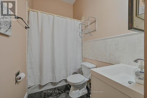 66 Carisbrook Court, Brampton (Central Park), ON - Indoor Photo Showing Bathroom