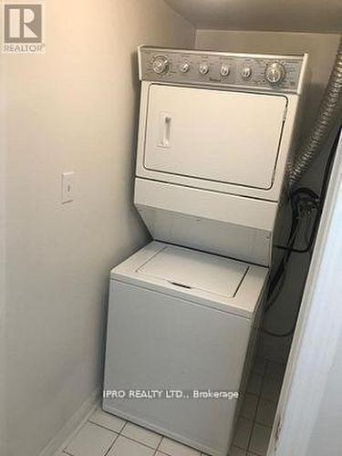 #35 -4620 Guildwood Way, Mississauga, ON - Indoor Photo Showing Laundry Room