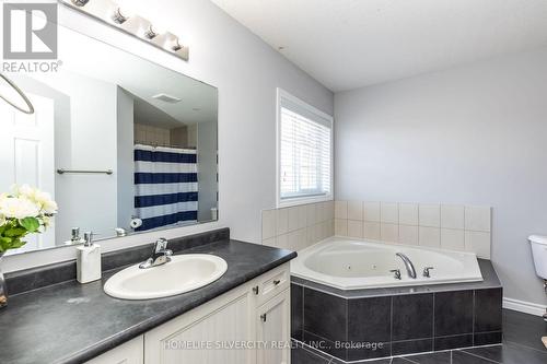 501 Brittania Crescent, Kitchener, ON - Indoor Photo Showing Bathroom