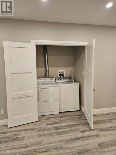 390 Cannon St E, Hamilton, ON - Indoor Photo Showing Laundry Room