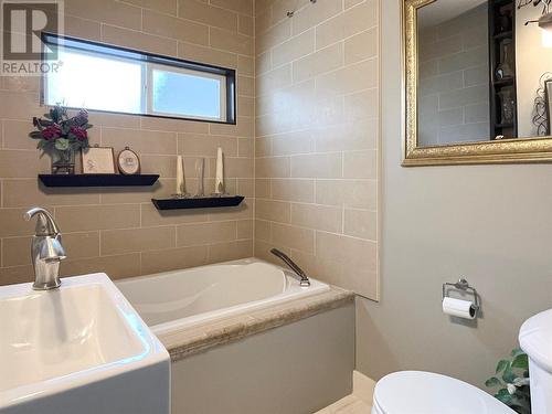 69 Kingfisher Drive, Penticton, BC - Indoor Photo Showing Bathroom