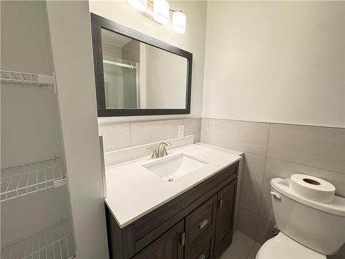 657 Fennell Avenue E|Unit #2, Hamilton, ON - Indoor Photo Showing Bathroom