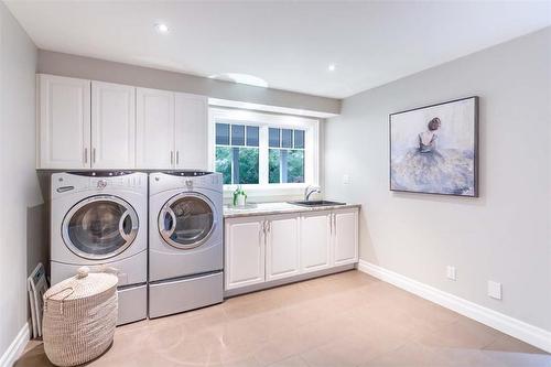 3011 Lakeshore Road, Burlington, ON - Indoor Photo Showing Laundry Room
