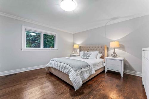3011 Lakeshore Road, Burlington, ON - Indoor Photo Showing Bedroom