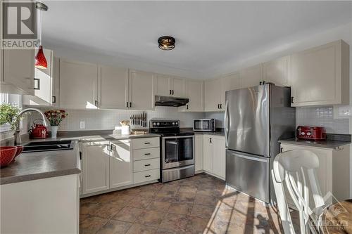 340 Agathe Street, Clarence-Rockland, ON - Indoor Photo Showing Kitchen With Double Sink