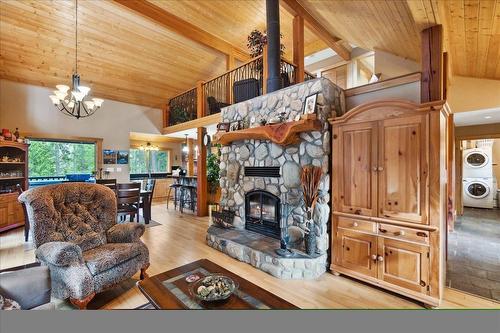 3195 Heddle Road, Nelson, BC - Indoor Photo Showing Living Room With Fireplace