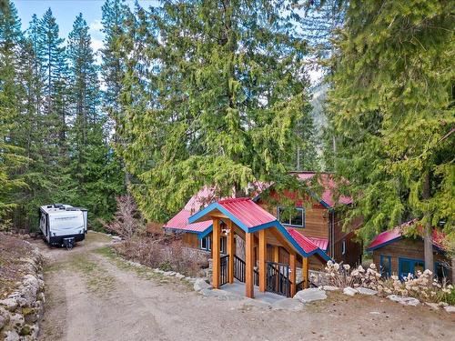 3195 Heddle Road, Nelson, BC - Outdoor