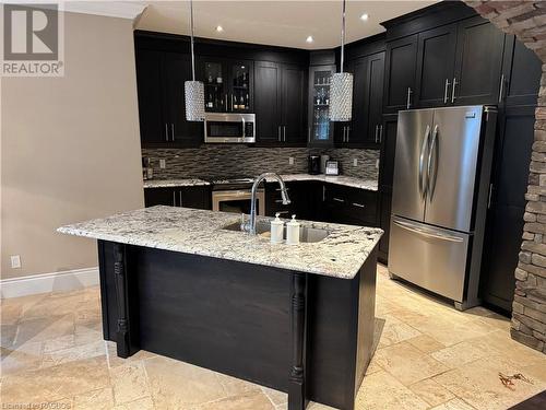 560 Meadow Lane, Southampton, ON - Indoor Photo Showing Kitchen With Double Sink With Upgraded Kitchen
