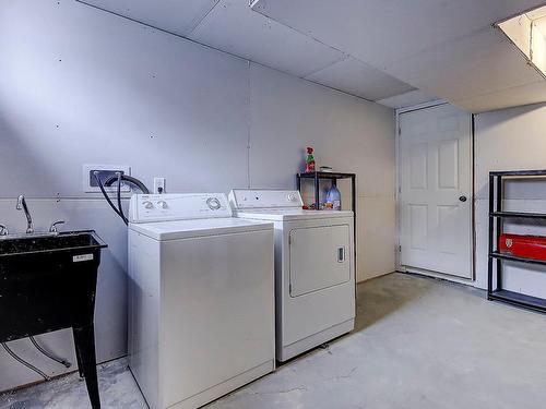 Laundry room - 54 Rue Veilleux, Saint-Jean-Sur-Richelieu, QC - Indoor Photo Showing Laundry Room