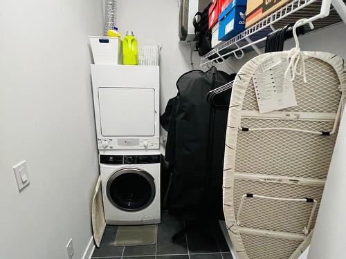 Laundry room - 404-3040 Rue De La Comtesse, Laval (Duvernay), QC - Indoor Photo Showing Laundry Room