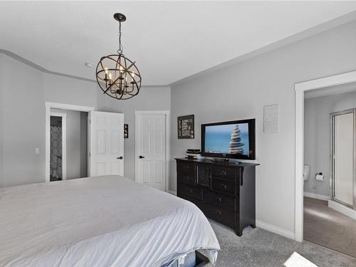 991 Sanika Close, French Creek, BC - Indoor Photo Showing Bedroom