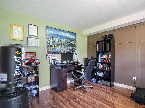 991 Sanika Close, French Creek, BC - Indoor Photo Showing Office