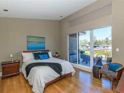 10364 Allbay Rd, Sidney, BC - Indoor Photo Showing Bedroom