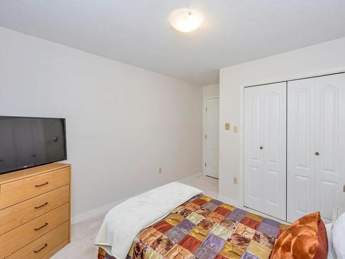 8076 Spinnaker Dr, Crofton, BC - Indoor Photo Showing Bedroom