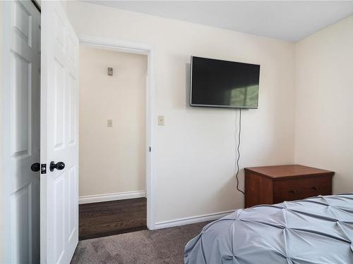 2413 Catherwood Rd, Black Creek, BC - Indoor Photo Showing Bedroom
