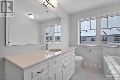 709 Maverick Crescent, Ottawa, ON - Indoor Photo Showing Bathroom