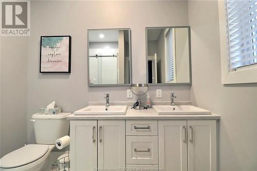 25 Delia Ave, Dieppe, NB - Indoor Photo Showing Bathroom