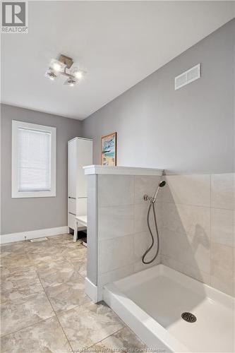 11 Alma Leblanc, Grande-Digue, NB - Indoor Photo Showing Bathroom