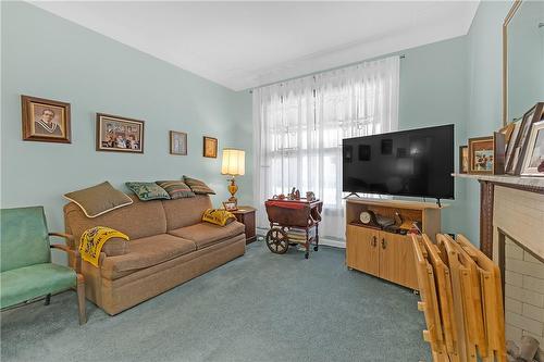 60 Emerald Street S, Hamilton, ON - Indoor Photo Showing Living Room