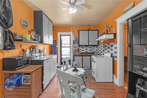 60 Emerald Street S, Hamilton, ON - Indoor Photo Showing Kitchen