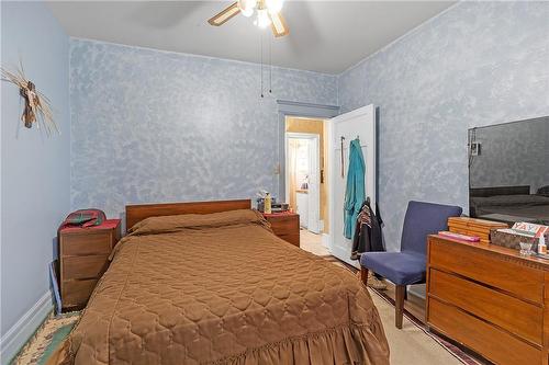 60 Emerald Street S, Hamilton, ON - Indoor Photo Showing Bedroom