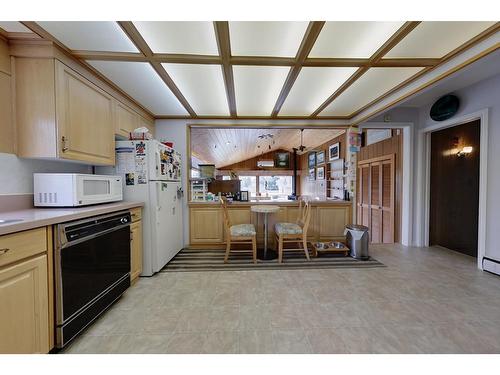 507 33Rd Avenue N, Erickson, BC - Indoor Photo Showing Kitchen