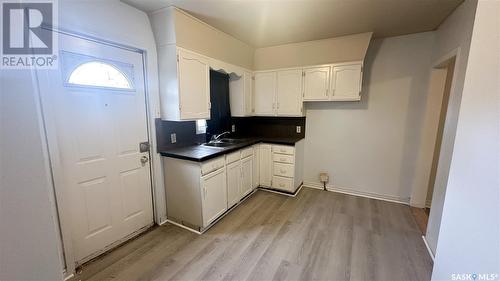 875 Retallack Street, Regina, SK - Indoor Photo Showing Kitchen With Double Sink