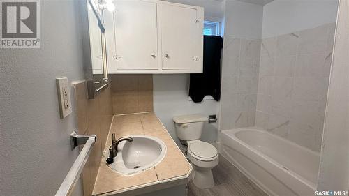 875 Retallack Street, Regina, SK - Indoor Photo Showing Bathroom