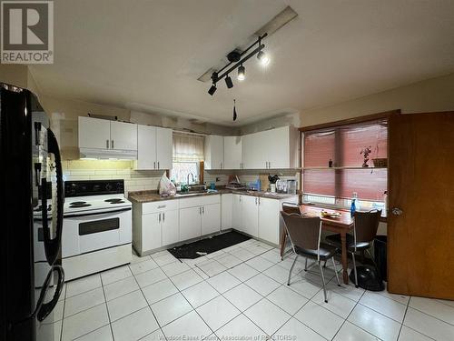 771 Campbell Avenue, Windsor, ON - Indoor Photo Showing Kitchen