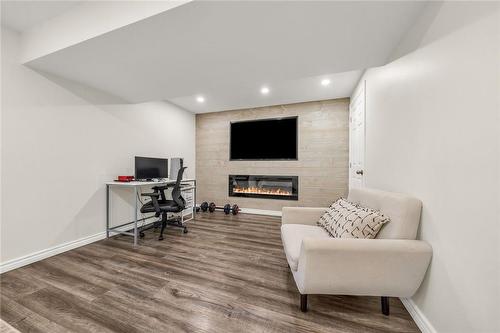 28 Serena Crescent, Stoney Creek, ON - Indoor With Fireplace