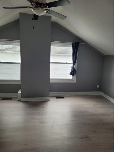 4238 Academy Street, Beamsville, ON - Indoor Photo Showing Other Room