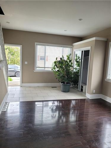 4238 Academy Street, Beamsville, ON - Indoor Photo Showing Other Room