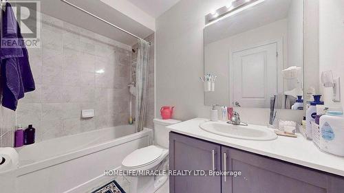 9 Upper - 490 Beresford Path, Oshawa, ON - Indoor Photo Showing Bathroom