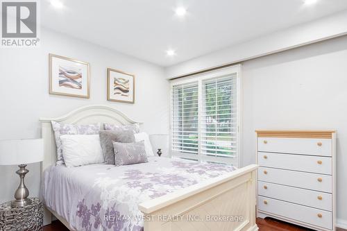 380 Tareyton Rd, Richmond Hill, ON - Indoor Photo Showing Bedroom