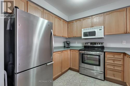 46 Coleman Drive, Barrie, ON - Indoor Photo Showing Kitchen