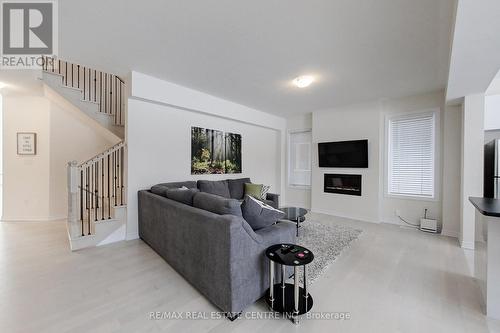 34 Simona Avenue, Wasaga Beach, ON - Indoor Photo Showing Living Room