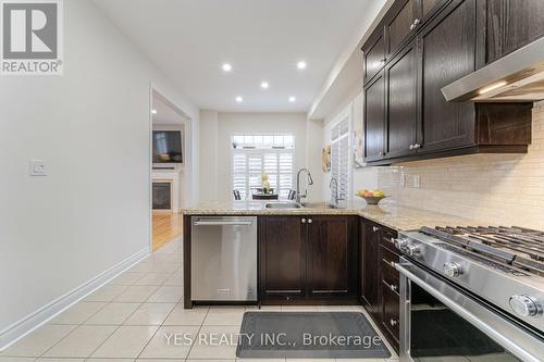 80 Morningside Drive, Halton Hills, ON - Indoor Photo Showing Kitchen With Upgraded Kitchen