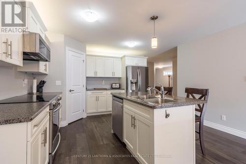 21 Lehtinen Cres, Belleville, ON - Indoor Photo Showing Kitchen With Double Sink With Upgraded Kitchen