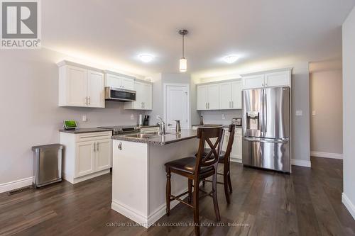 21 Lehtinen Cres, Belleville, ON - Indoor Photo Showing Kitchen With Upgraded Kitchen